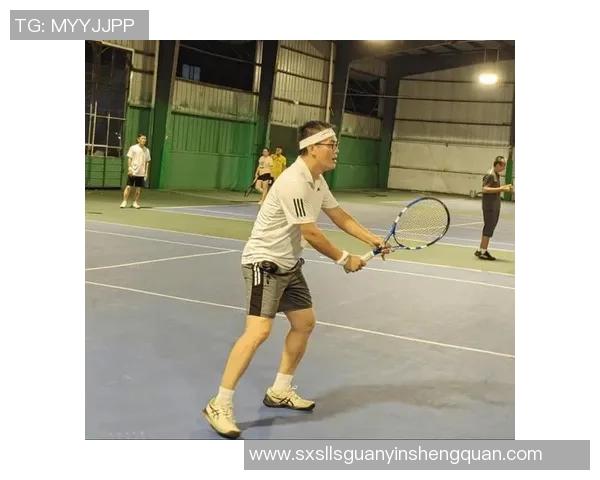 深圳网球队的团队协作揭秘：网球巨献背后的默契与拼搏精神